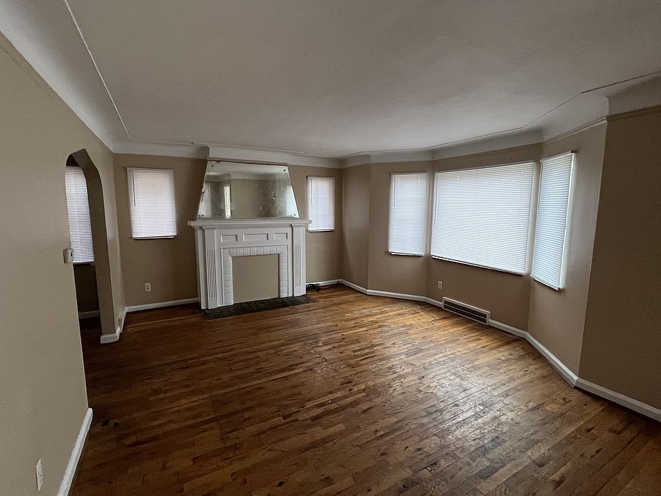 2nd image of 9381 Littlefield St