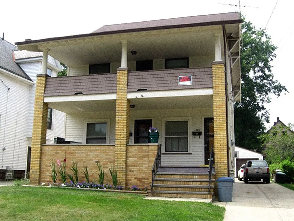 1482 Ridgewood Ave.