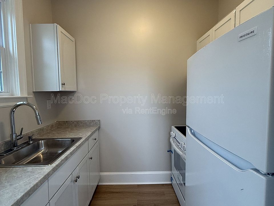 1st image of 1003 Kenmore Ave APT 1