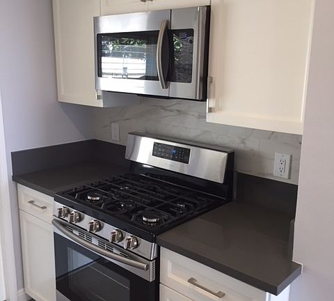 2nd image of 224 Beverly St APT 2