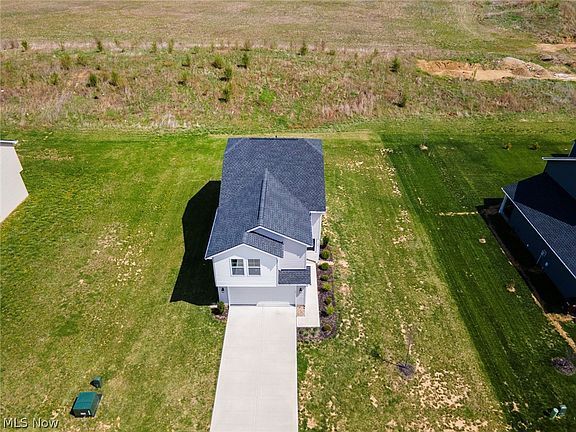 2nd image of 778 Oakdale Dr