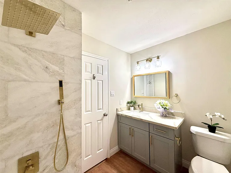 8911 Hendon Ln — Photo 12