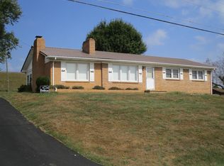 717 Skyview Dr, Chilhowie, VA 24319