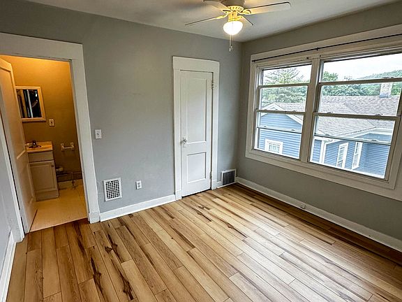 3rd image of 6 Barnett St Unit 3