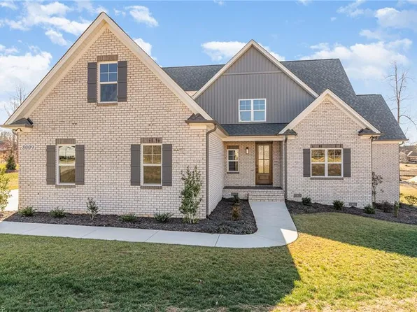 8009 Honkers Hollow Dr, Stokesdale, NC 27357