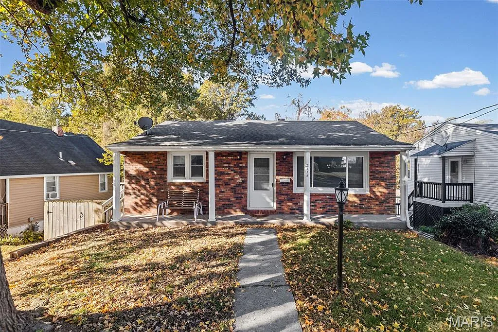 2114 Orchard Blvd photo 1