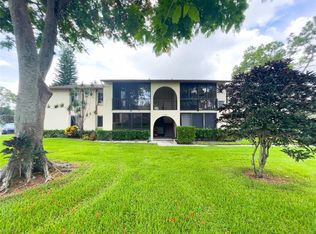 340 Knotty Pine Cir APT B-2, Greenacres, FL 33463