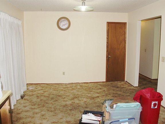 5th image of 1105 Bluebird Ln