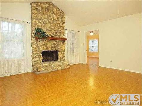 5th image of 744 Silver Maple Dr #3