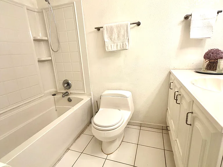 695 A1a N #133 — Photo 23