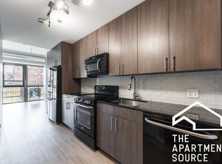 211 Scott Convertible, Chicago, IL 60610