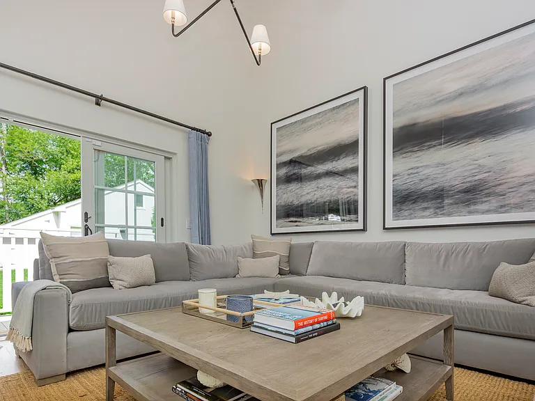 331 Meadows W — Photo 21