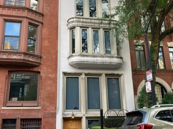 29 E Scott St, Chicago, IL 60610