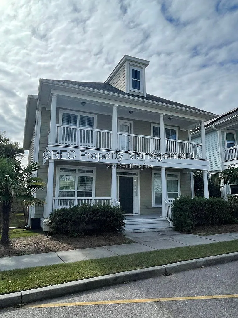 4 bed, 3.0 bath, 2300 sqft, $3,400 — Photo 2