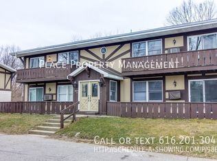 18270 Swiss Dr APT 22, Spring Lake, MI 49456