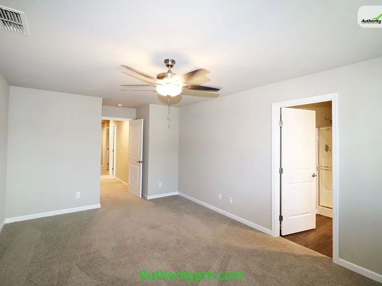 844 Mission De Oro Dr #B — Photo 9