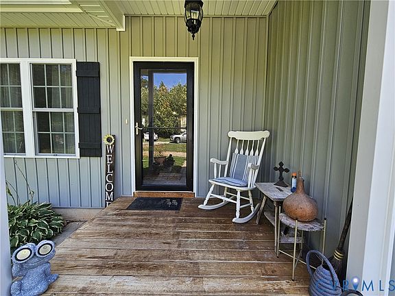 5th image of 551 Poorhouse Rd