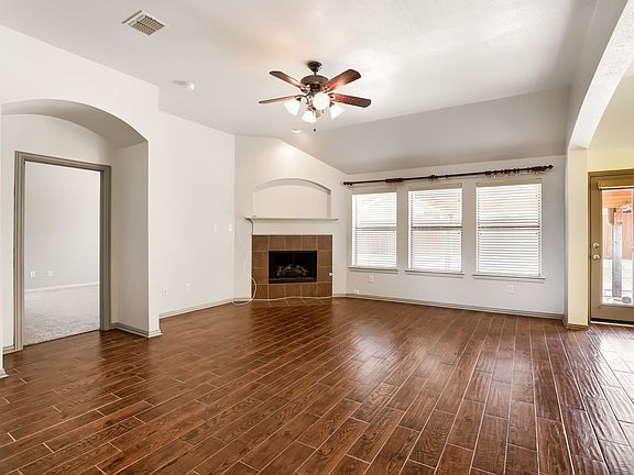 3rd image of 114 Beacon Hill Ln
