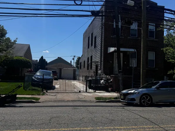62 Garibaldi Ave, Lodi, NJ 07644