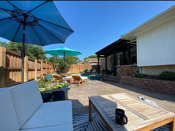 2nd image of 504 Guadalajara Cir