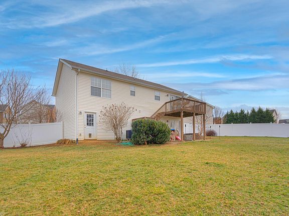 5th image of 185 Aster Ln