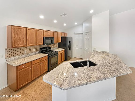 2nd image of 39564 S Diamond Bay Dr