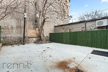 Rented by Rennit Inc.