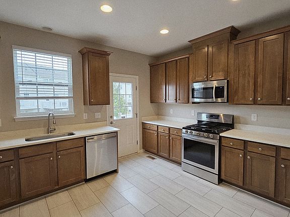 3rd image of 23117 Foxglove Way