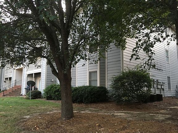 3rd image of 706 Glendale Dr APT J