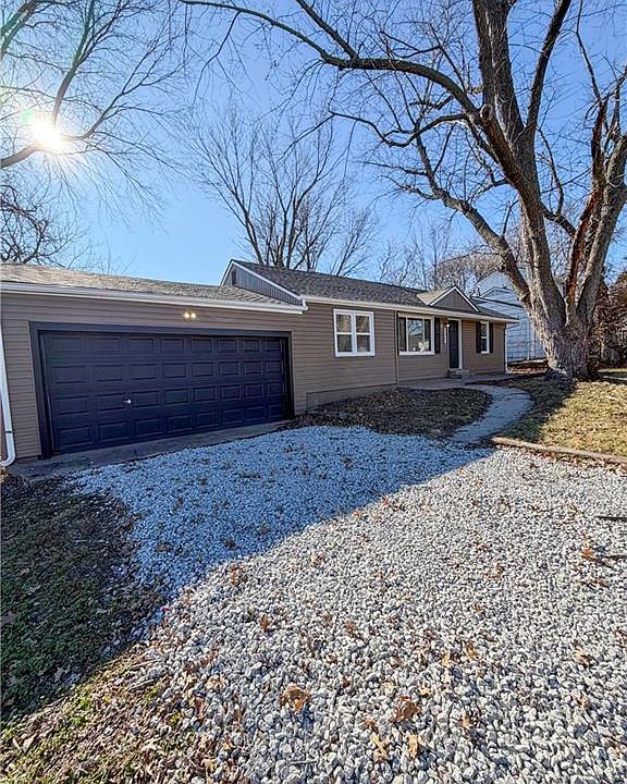 1st image of 4823 NE 46th St
