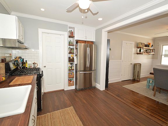 1st Fl Kitchen