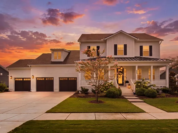 404 Chickasaw Plum Dr, Holly Springs, NC 27540