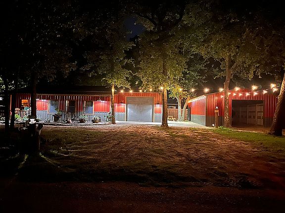 3rd image of 10516 White Oak Rd