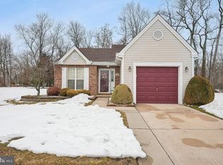 7 Drake Ct, Mount Laurel, NJ 08054