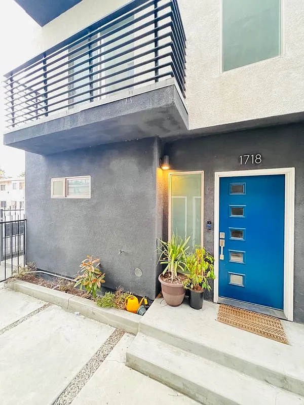 3 bed, 3.5 bath, 1322 sqft, $3,800 — Photo 2