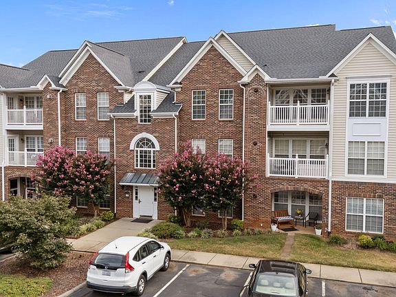 3rd image of 2219 Delaney Dr #314