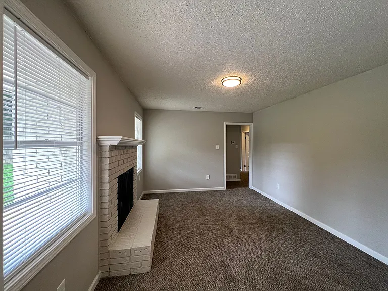 3707 Vanderwood Dr — Photo 7