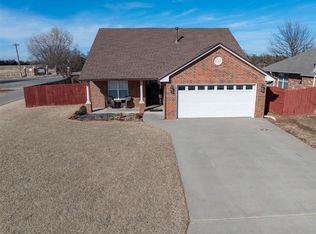 1922 Ridge Crest Dr, Shawnee, OK 74804