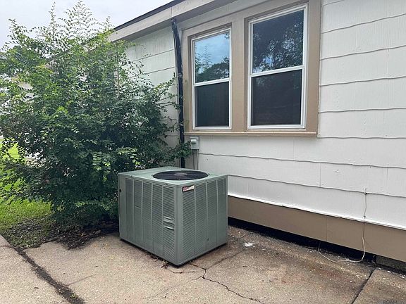 3rd image of 734 Maryland Ave