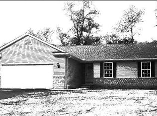 452 Buck Ln, Temperance, MI 48182