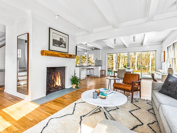 3rd image of 57 Manor Ln N