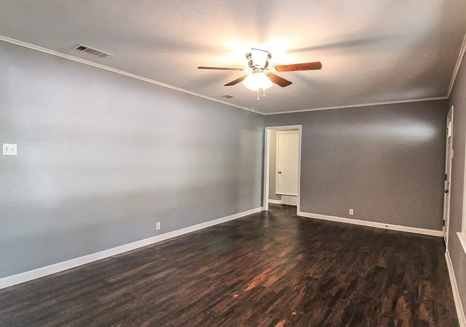 3 Bed, 1.5 Bath with Fenced Yard and Mature Trees — Photo 3