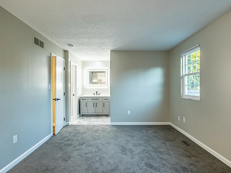 111 Commons Dr — Photo 22