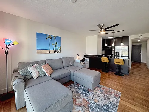 1189 Waimanu St Photo 1