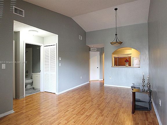 3rd image of 1250 SE 31st Ct #20433