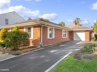 526 S Craig Pl, Lombard, IL