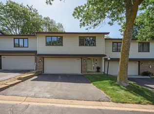 5709 Hyland Courts Dr, Bloomington, MN 55437