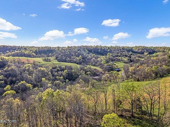 2nd image of 1624 Bartlett Hollow Rd