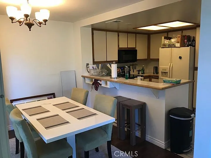 1 bed, 300 sqft, $1,650 — Photo 4
