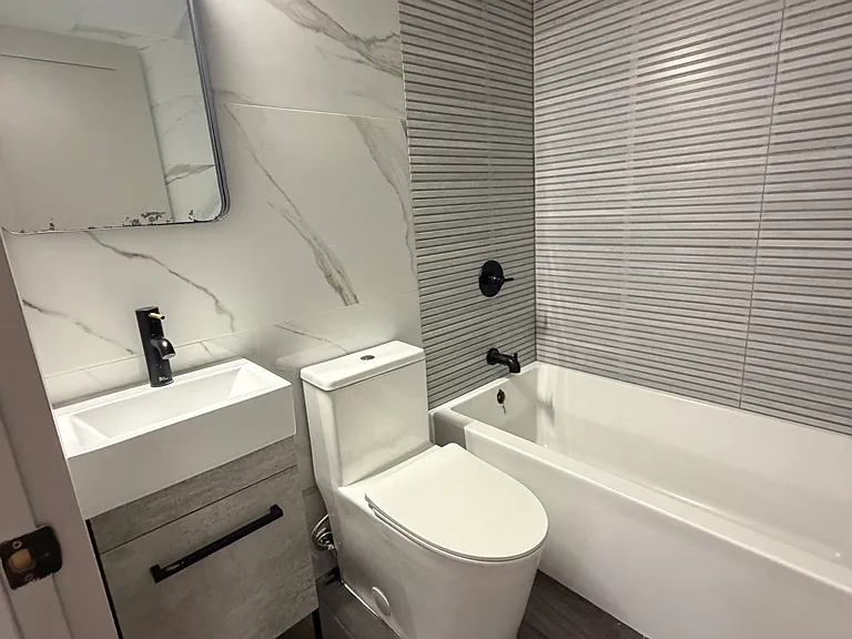 181 Baldwin Ave #2R — Photo 8